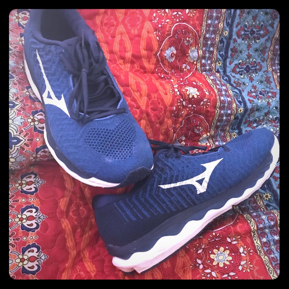 Mizuno Wave Sky Men’s Sneaker